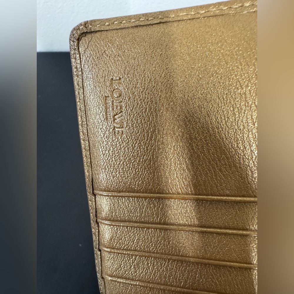 Loewe Gold Shimmer Leather Wallet AUTHENTIC EUC Card holder zipper closure - Picture 5 of 13